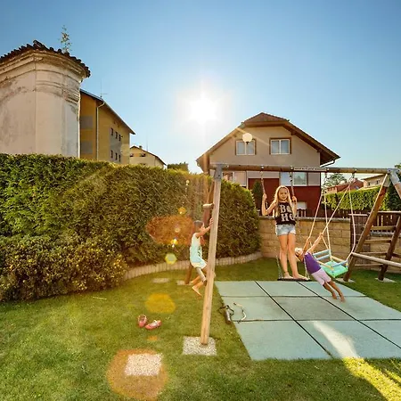 Krumlov - Massage ゲストハウス