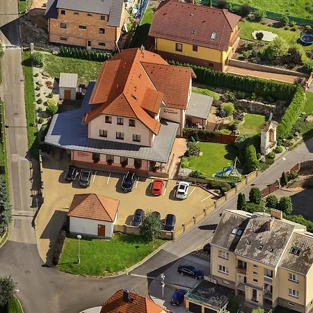 Πανσιόν Krumlov - Massage 3*